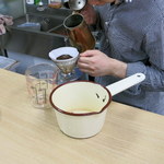 ホソミー ファクトリー - コーヒー抽出中　byチョコレートくん