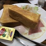 ニューライト - モーニングサービス 目玉焼き トースト