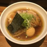 ラーメン巌哲 - 肉醤油 味玉トッピング