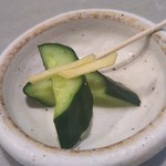 慈げん - 箸休め…ならぬスプーン休めと言っていた！？
      きゅうりのお漬物♡生姜が効いてて美味しい