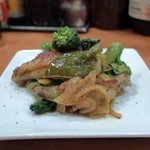 笑菜酒家 みや美 - 手羽中とブロッコリーのカレー炒め