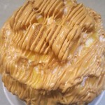 慈げん - 上にはゴロゴロ乗ってる焼きパイン！
      そしてモンブランの様な濃厚キャラメルソースがマヨビームのよう（笑）