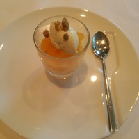 アルカナ 東京 - 甘夏みかんとビールのグラニテ　クランブル　みかん蜂蜜と塩みかん　わさびクリーム