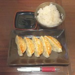 蔵deらーめん - 餃子と小ライス付 360円