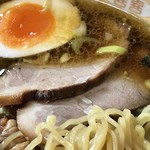 らあめんこいど - スタミナラーメンの玉子とチャーシュー