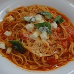 イタリアン スースースー - 完熟トマトとフレッシュモッツァレラのトマトパスタ