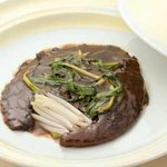 メゾン・ド・ユーロン - 料理写真:ここでしか食べることができないたまり醤油のフカヒレの姿煮