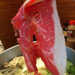 Kyuubee Ya - 「しゃぶしゃぶ 天ぷら 食べ放題コース 120分」「牛肉しゃぶしゃぶ」牛肉リフト。「しゃぶしゃぶ」という名称は、鍋の出汁湯の中で肉を振る様子が、布を洗濯をする様子にそっくりだったので、洗濯の水音をイメージして付けられたと言われている。