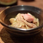 鳥茂 - 玉葱とガツの和え物