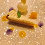 シェ・ブラウゼ - ソルベの上にはホワイトチョコレート　シトラスタルト
