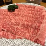 鳥勝牛肉店 - 霜降りも美しい米沢牛