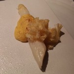 MAVO - ホワイトアスパラ、卵、修道院のチーズ