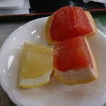 レストラン大阪 - デザート（小皿に装っておく配慮に感服）