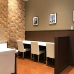 ヴィドフランス - 店内、なかなかしっとりと落ち着いた雰囲気です(2018.4.29)