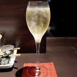 炭火焼レストラン 百式 - グラス　シャンパーニュ