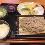 和美庵 - 天ぷら定食（1,000円税込）。ご飯（お米）は地元産ですがはつしもではないようです。が、美味しい！