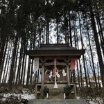 乳神(ちがみ)様が祀られています