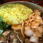 ダルシムカリー - 生タマネギとパクチーはトッピングです