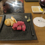 お肉屋 けいすけ 三男坊 - 高森和牛の極上塊焼き