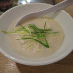 お肉屋 けいすけ 三男坊 - 〆の牛骨ラーメン