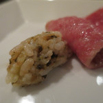 お肉屋 けいすけ 三男坊 - 高森和牛の一口炙り寿司