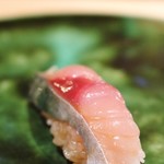 伊藤家のつぼ - sushi, vinegared mackerel 〆鯖の握り