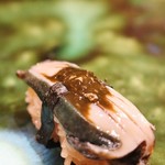 伊藤家のつぼ - sushi, abalone　胆のせアワビの握り