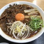 中華そば　やまきょう - ☆肉玉子入り大(800円) から甘いスープが独特です。甘辛いすき焼き的な肉がマッチ。ライスが欲しくなるラーメンでした。細麺で濃いスープに絡み過ぎないバランスもオッケー♪