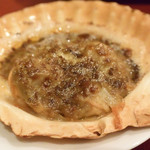 【たわし　おすすめ三品】　◇ホタテのカニ味噌焼き