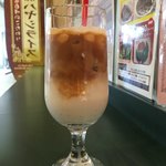 Kafedhiesupuressokohikan - アイスカフェラテをオーダー(￣▽￣)