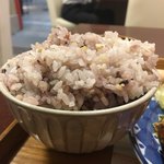 ギブ アンド ギフト カフェ - ご飯は雑穀米ですよ