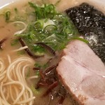 長浜食堂 - 中間とんこつ正油ラーメン