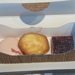 ランソレイエ - [ランチ]プティ・フール(マカロン、マドレーヌ、パート・ド・フリュイ)