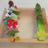 ランソレイエ - ［ランチ］地元産のアスパラガスにカラスミ添え、甘エビと半熟うずらの卵と酢添え
