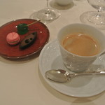 フレンチレストラン ミクニ サッポロ - プティ・フールとコーヒー