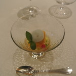 フレンチレストラン ミクニ サッポロ - マンゴーのジュレ　マンゴーのソルベとパイナップルのマリネ和え