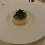 フレンチレストラン ミクニ サッポロ - 南茅部沖桜鱒と帆立貝のスフレ仕立て　リースリングソース