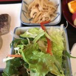 小料理 東 - 小鉢とサラダ