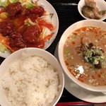 Shin Chuu Gokuryouri Do Ragon Hausu - 唐揚げチリソース定食ミニ担々麺セット＠1,000円