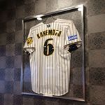 みぃ珈琲 - H.30.2.26.昼 内観：金本知憲氏実使用ユニフォーム展示