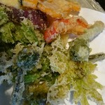 うずら家 - 山菜とお野菜の天ぷら盛り合わせ