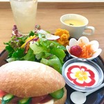 moricafe brunch&crepes - チャバタサンドブランチ¥950(税込)コーンスープ付き コーディアルジンジャー¥500(税込)