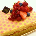パティスリー・エメ・ヴィベール - 誕生日や記念日用のケーキも（要予約）