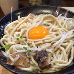 麺座ぎん - 途中で卵黄追加で味変