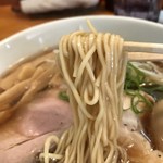 寛～くつろぎ～ - 醤油そば、麺のアップ