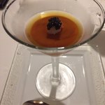 ルメルシマン オカモト - 人参のムース キャビアとコンソメのジュレ