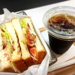 CAFFE Appassionato - BLTサンドイッチ500円、ブランドコーヒーM450円