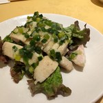 中国料理 翠海 - 若鶏の塩煮 葱塩ソースがけ