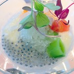 ル ボークープ - 新玉ねぎのブランマンジェ うに、グラニテトマト バジルの香り