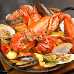 "Lobster paella" with delicious flavor and scorch that whets the appetite